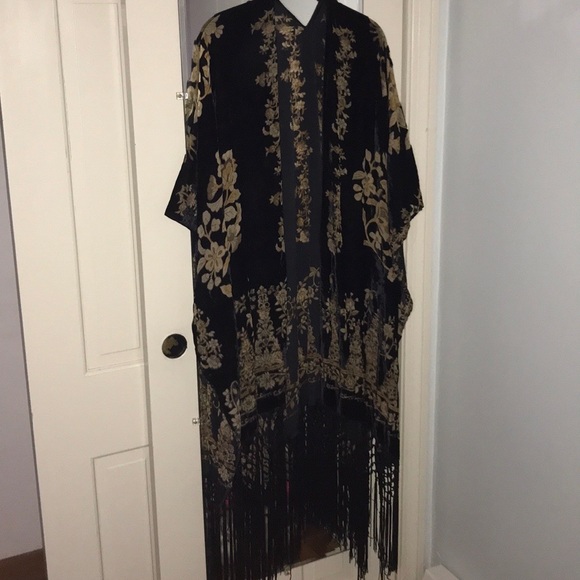 SAACHI Sweaters - Stunning Silk & Velvet Saachi Floral Kimono 👘